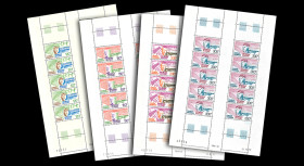 4 feuillets Poste Aérienne...